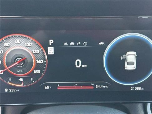 Used 2024 Hyundai Elantra SEL FWD image 17