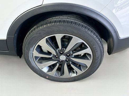 Used 2022 Buick Encore Preferred w/ Safety Package II AWD/4WD image 11