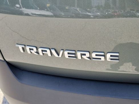 Used 2023 Chevrolet Traverse LT FWD image 7