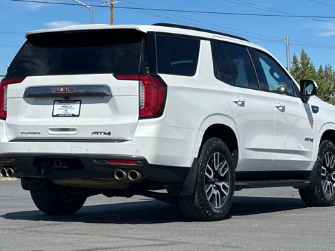 Used 2024 GMC Yukon AT4 w/ Technology Package AWD/4WD image 4