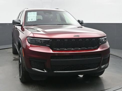 Used 2024 Jeep Grand Cherokee L Laredo image 8