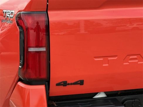 Used 2024 Toyota Tacoma TRD Off-Road image 6