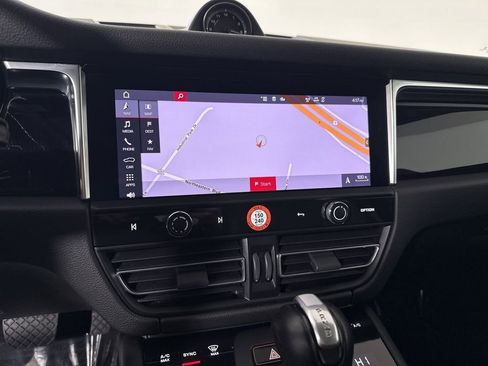 Certified 2023 Porsche Macan S image 27