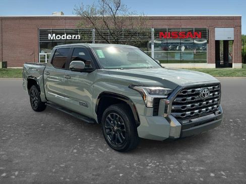 Used 2025 Toyota Tundra Platinum AWD/4WD image 5