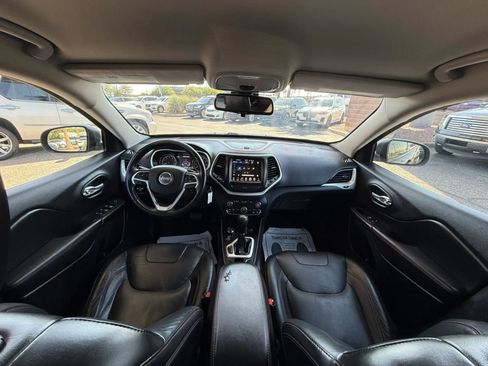 Used 2015 Jeep Cherokee Trailhawk w/ Leather Interior Group AWD/4WD image 44