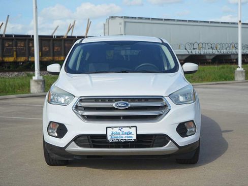 Used 2017 Ford Escape SE FWD image 6