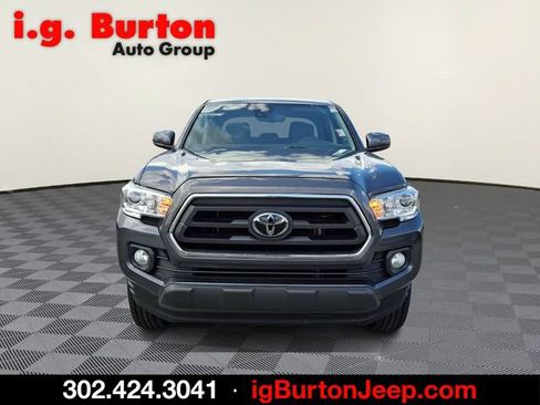 Used 2022 Toyota Tacoma SR5 AWD/4WD image 2