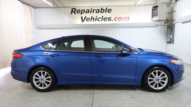 Used 2017 Ford Fusion SE w/ Fusion SE Technology Package FWD image 4