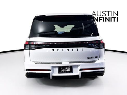 Certified 2026 INFINITI QX80 4WD w/ Sport Exterior Package image 8