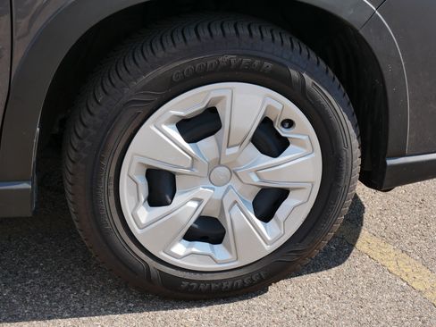 Used 2023 Subaru Forester AWD/4WD image 15