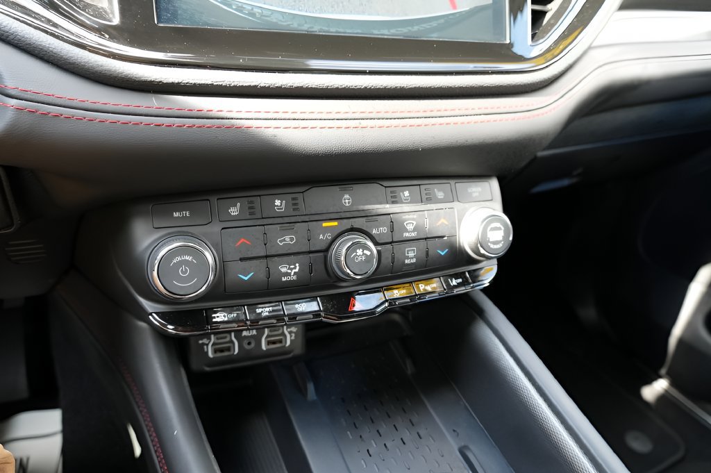 Used 2026 Dodge Durango GT AWD/4WD image 28