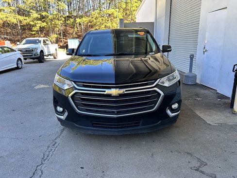 Used 2020 Chevrolet Traverse LT w/ LT Premium Package image 2