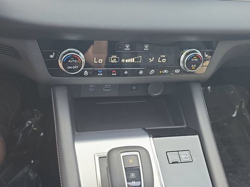 New 2026 Nissan Rogue Platinum AWD/4WD image 24