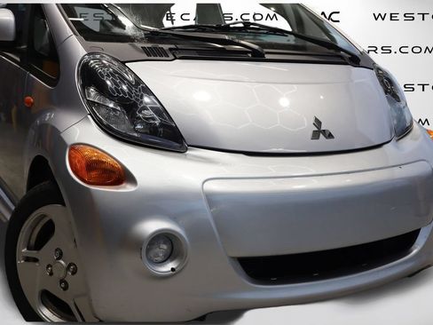 Used 2012 Mitsubishi i RWD image 35
