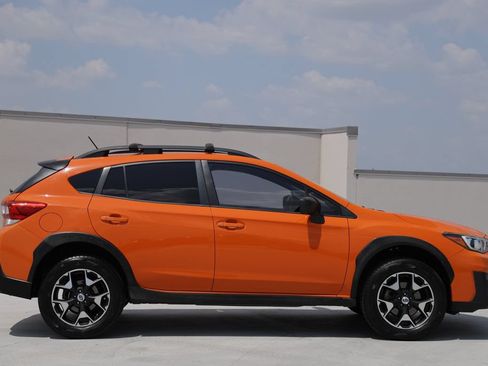 Used 2018 Subaru Crosstrek 2.0i AWD/4WD image 3