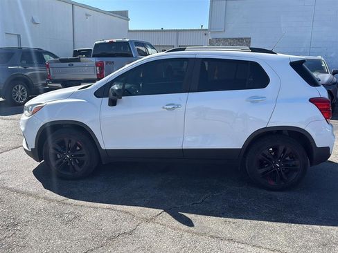 Used 2019 Chevrolet Trax LT w/ Redline Edition AWD/4WD image 5