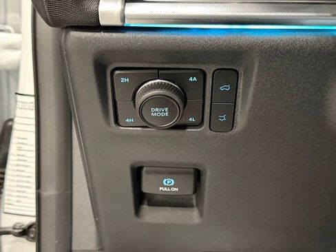 Used 2025 Ford Expedition Platinum AWD/4WD image 15