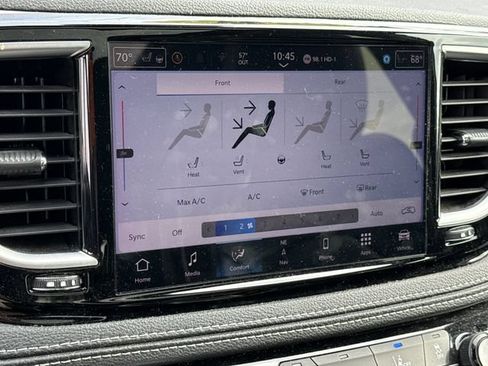Used 2024 Chrysler Pacifica Premium FWD image 25