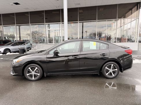 Used 2023 Subaru Impreza Premium image 2