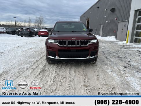 Used 2023 Jeep Grand Cherokee L Laredo image 2