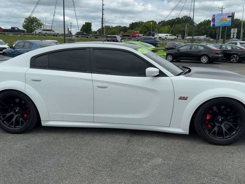 Used 2022 Dodge Charger Scat Pack RWD image 8