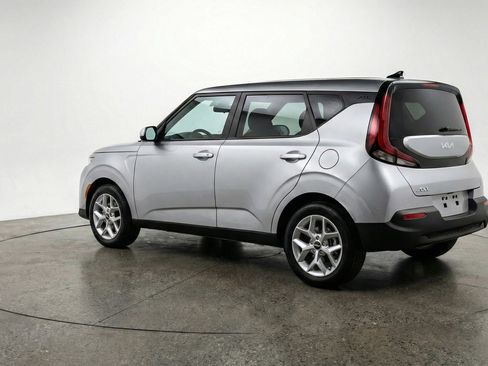 Used 2025 Kia Soul LX w/ LX Technology Package image 6