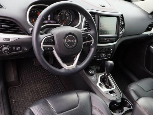 Used 2018 Jeep Cherokee Trailhawk w/ Quick Order Package 27L image 10