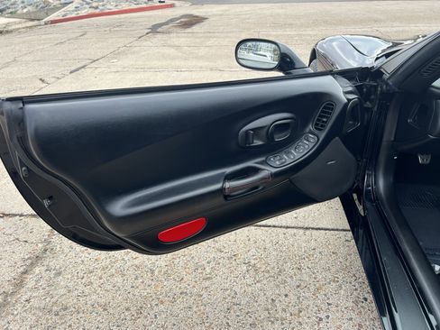 Used 2003 Chevrolet Corvette Z06 w/ Memory Package, 3 Drivers image 29