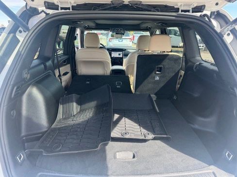 Used 2023 Jeep Grand Cherokee Limited w/ Luxury Tech Group II image 29