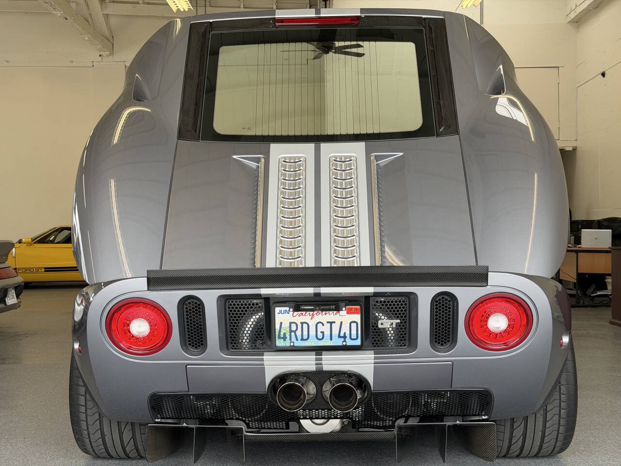 Used 2006 Ford GT RWD image 49