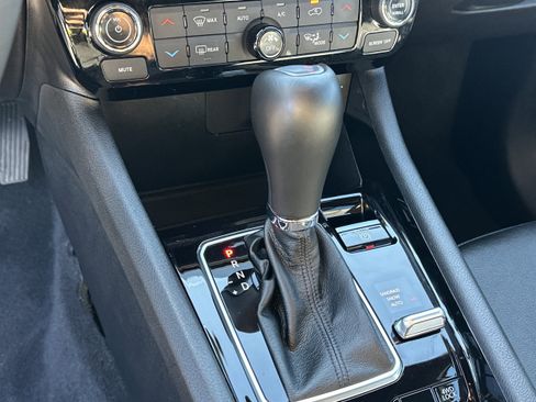 Used 2025 Jeep Compass Limited AWD/4WD image 29