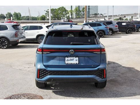 Certified 2025 Volkswagen Tiguan SE R-Line AWD/4WD image 6