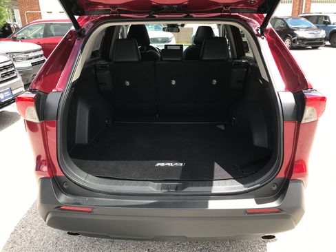 Certified 2023 Toyota RAV4 XLE Premium AWD/4WD image 25