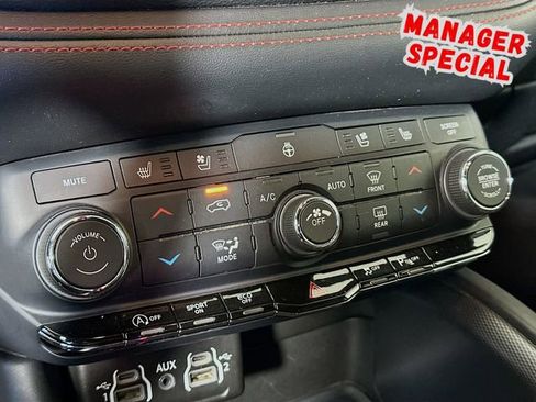 Used 2024 Dodge Durango GT image 18