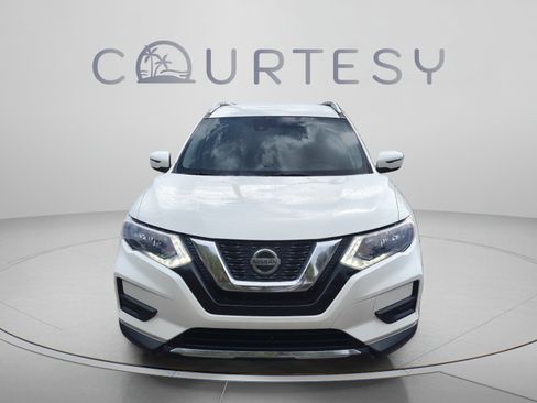 Certified 2019 Nissan Rogue SV FWD image 10