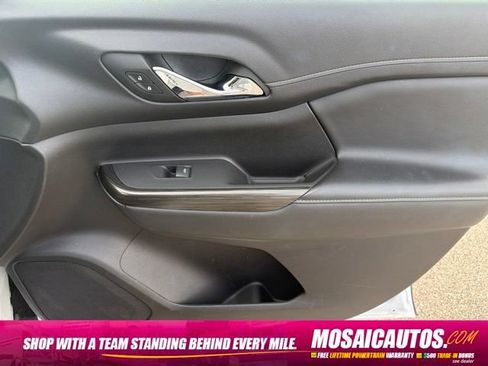Used 2023 GMC Acadia SLT AWD/4WD image 9