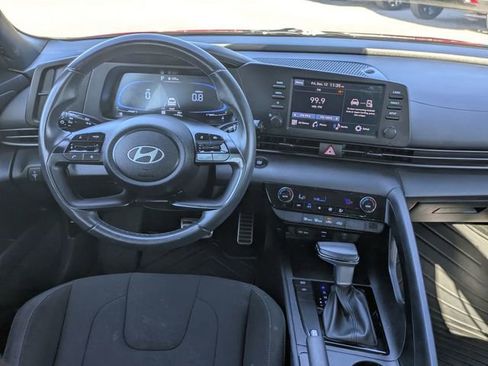 Used 2025 Hyundai Elantra Sport image 24