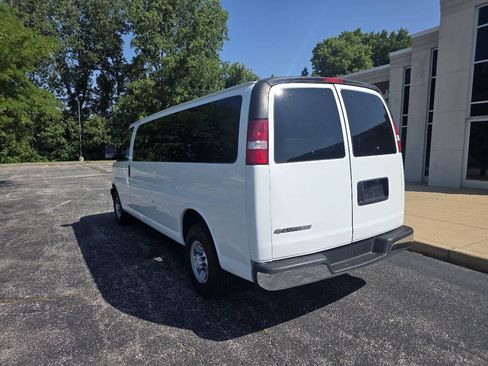 Used 2017 Chevrolet Express 3500 LT w/ LT Preferred Equipment Group RWD image 9