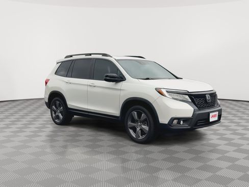 Used 2021 Honda Passport Touring image 2
