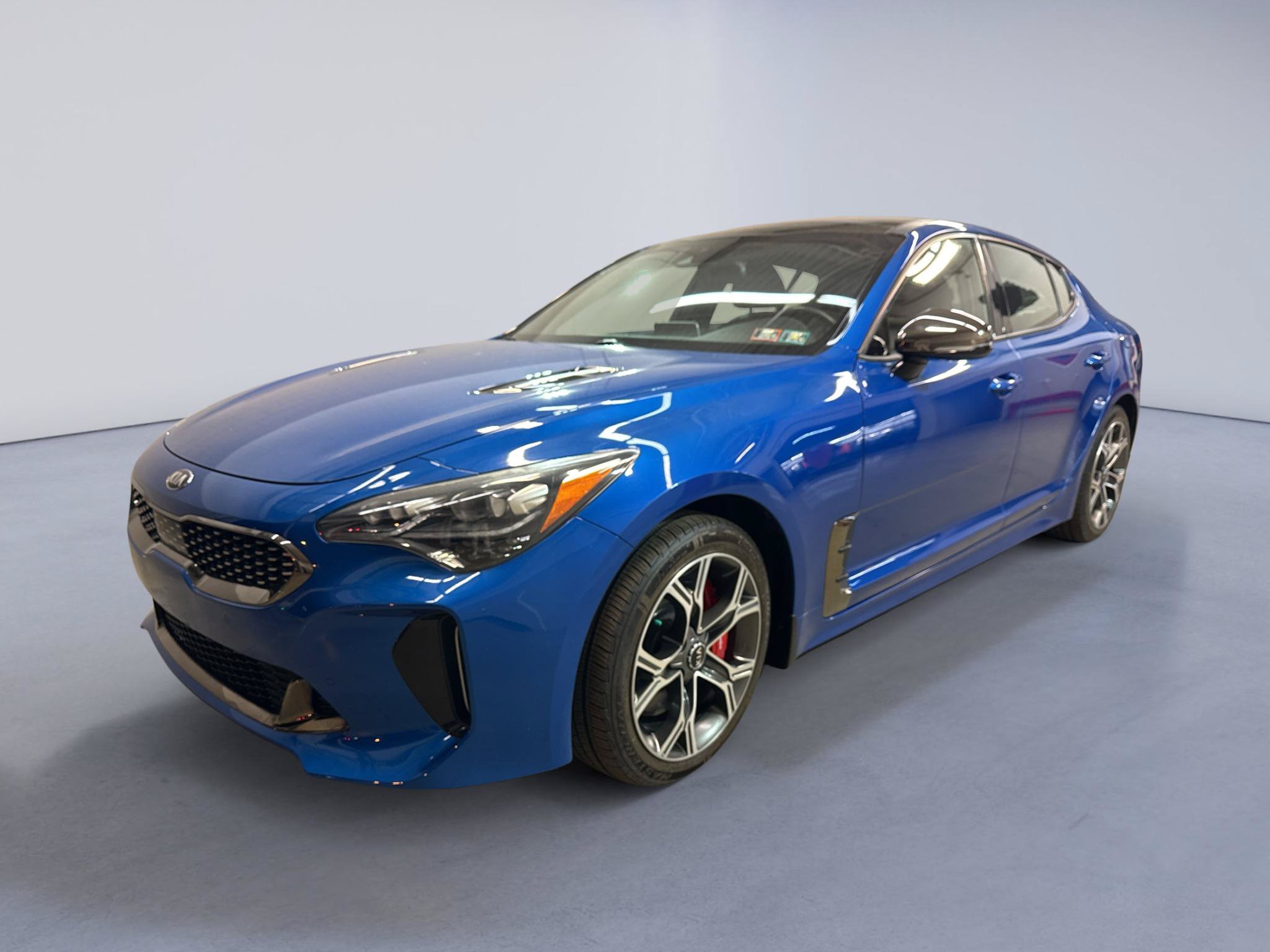 Used 2018 Kia Stinger GT1 AWD/4WD image 3
