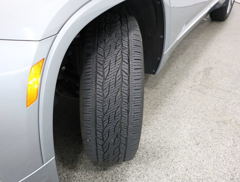Used 2023 Chevrolet Traverse Premier AWD/4WD image 4