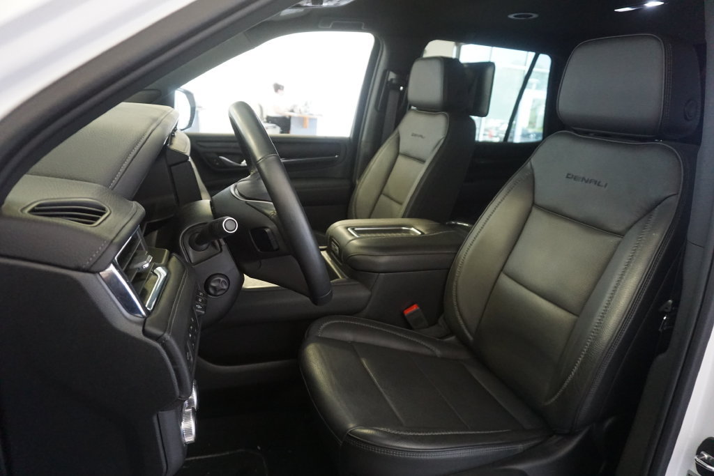 Used 2024 GMC Yukon Denali AWD/4WD image 21