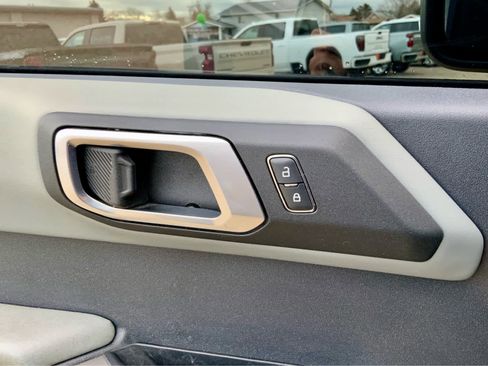 Used 2022 Ford Bronco Badlands image 52