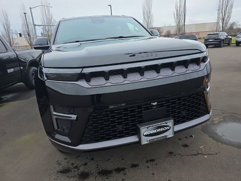 New 2026 Jeep Grand Wagoneer Summit w/ Premium Group III image 7