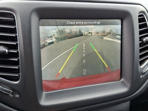 Used 2020 Jeep Compass Trailhawk image 18