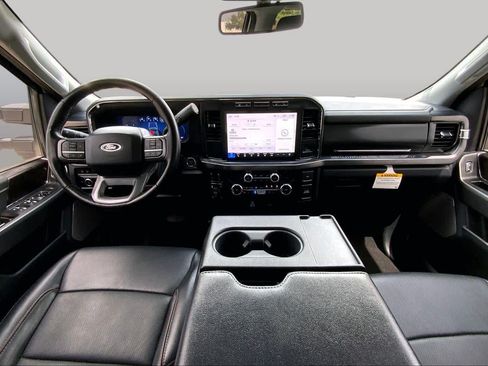 Used 2024 Ford F250 Lariat w/ Black Appearance Package AWD/4WD image 15
