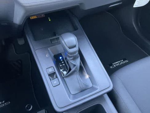 Used 2026 Toyota Corolla Cross LE image 24