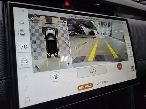 New 2025 Land Rover Discovery Sport Dynamic SE image 19