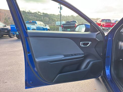 Used 2025 Kia K4 LXS image 23