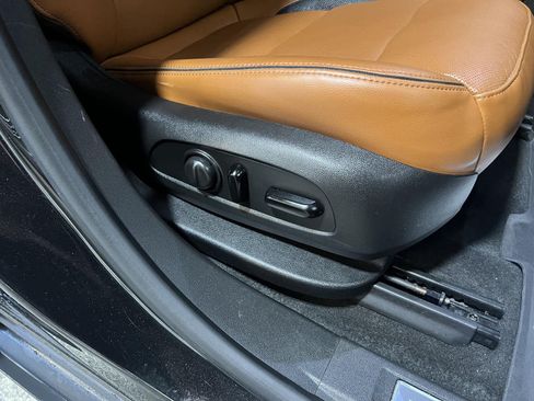 Used 2017 GMC Acadia SLT AWD/4WD image 36